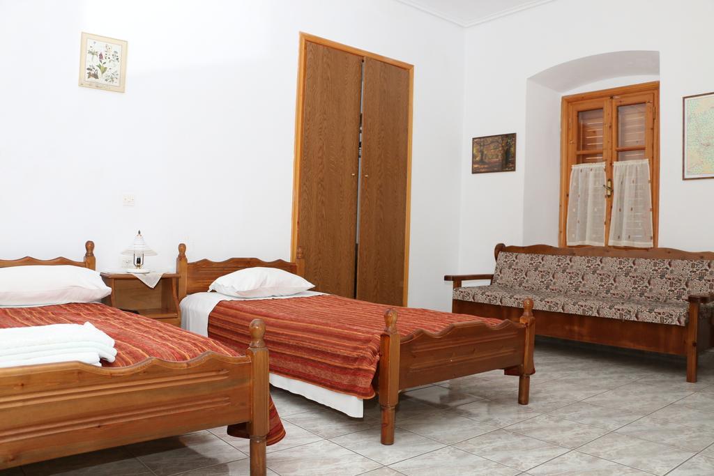 Maleatis Apollo Guesthouse Kosmas Ngoại thất bức ảnh